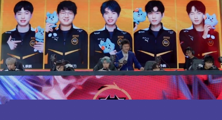 Spinx 被放置在 Vitality 的替补席上;